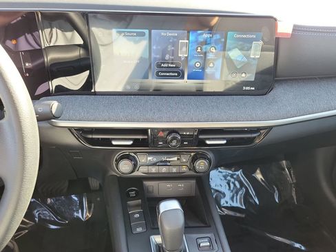 New 2026 Nissan Kicks SV w/ SV Premium Package image 9