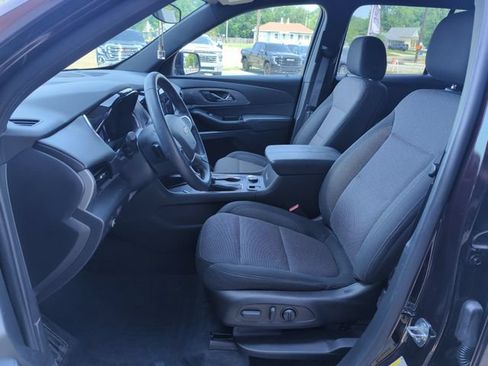 Used 2023 Chevrolet Traverse LT FWD image 11