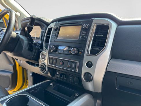 Used 2018 Nissan Titan PRO-4X w/ Pro-4x Convenience Package AWD/4WD image 50