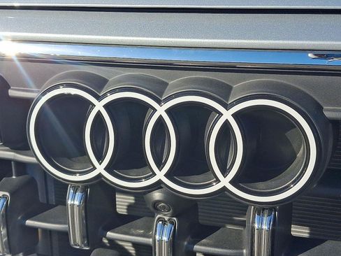 New 2025 Audi Q8 Premium image 23