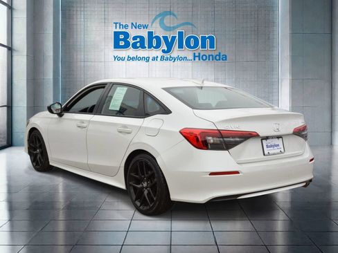 Used 2024 Honda Civic Sport image 3