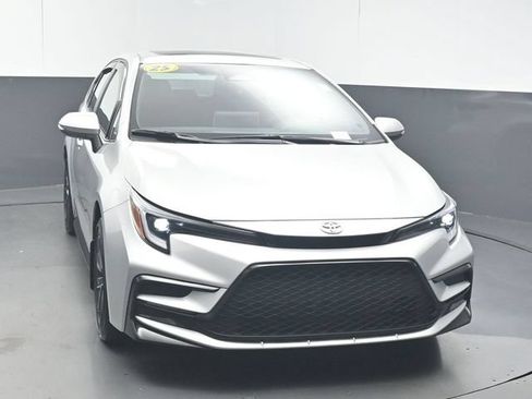 Used 2025 Toyota Corolla XSE FWD image 3