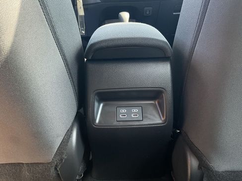 Used 2025 Toyota Corolla LE FWD image 11
