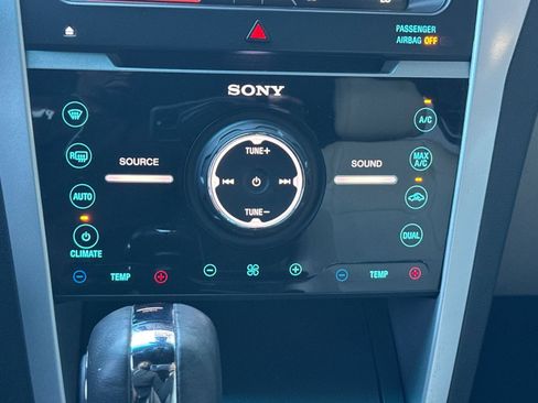 Used 2015 Ford Explorer Limited w/ Equipment Group 302A FWD image 21