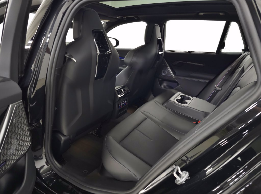 Used 2026 BMW M5 Touring AWD/4WD image 41