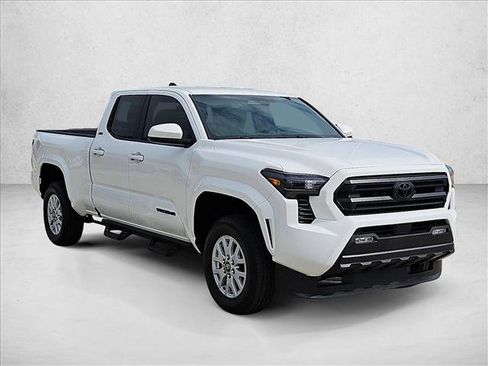 Used 2025 Toyota Tacoma SR5 AWD/4WD image 3