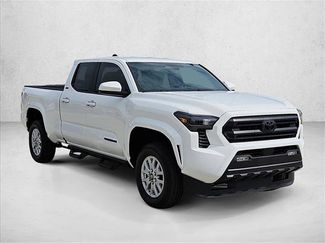 Used 2025 Toyota Tacoma SR5 AWD/4WD video 3