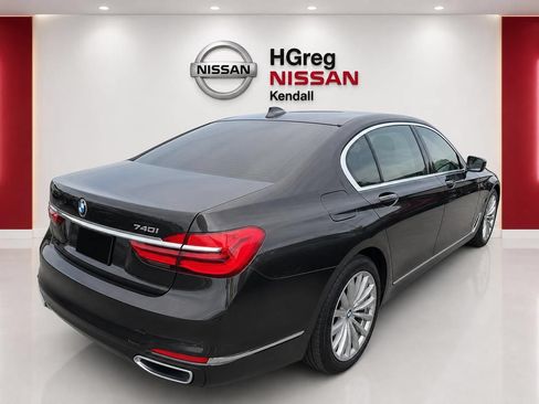 Used 2018 BMW 740i RWD image 4
