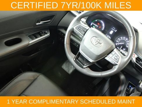 Used 2023 Toyota Sienna XSE w/ XSE Plus Package AWD/4WD image 17