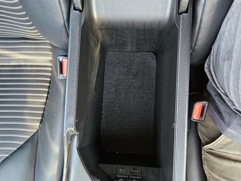 Used 2024 Toyota Camry SE FWD image 17