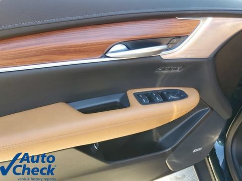 Certified 2025 Cadillac XT5 Premium Luxury FWD image 20