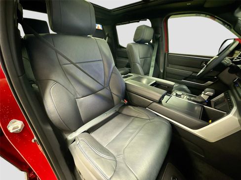 Used 2025 Toyota Tundra Platinum image 28