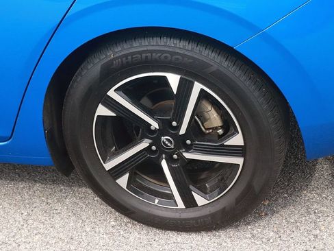 Used 2025 Nissan Sentra SV FWD image 9