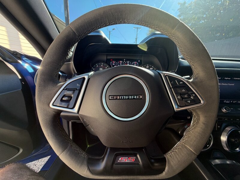 Used 2022 Chevrolet Camaro SS RWD image 29