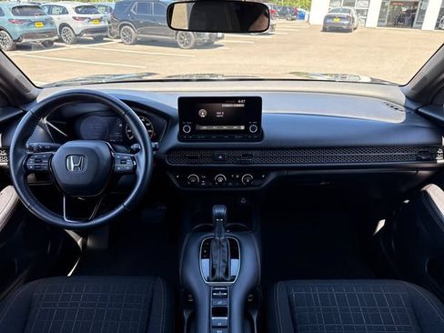 Used 2025 Honda HR-V Sport image 12
