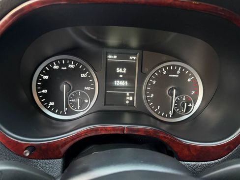 Used 2021 Mercedes-Benz Metris Passenger image 22