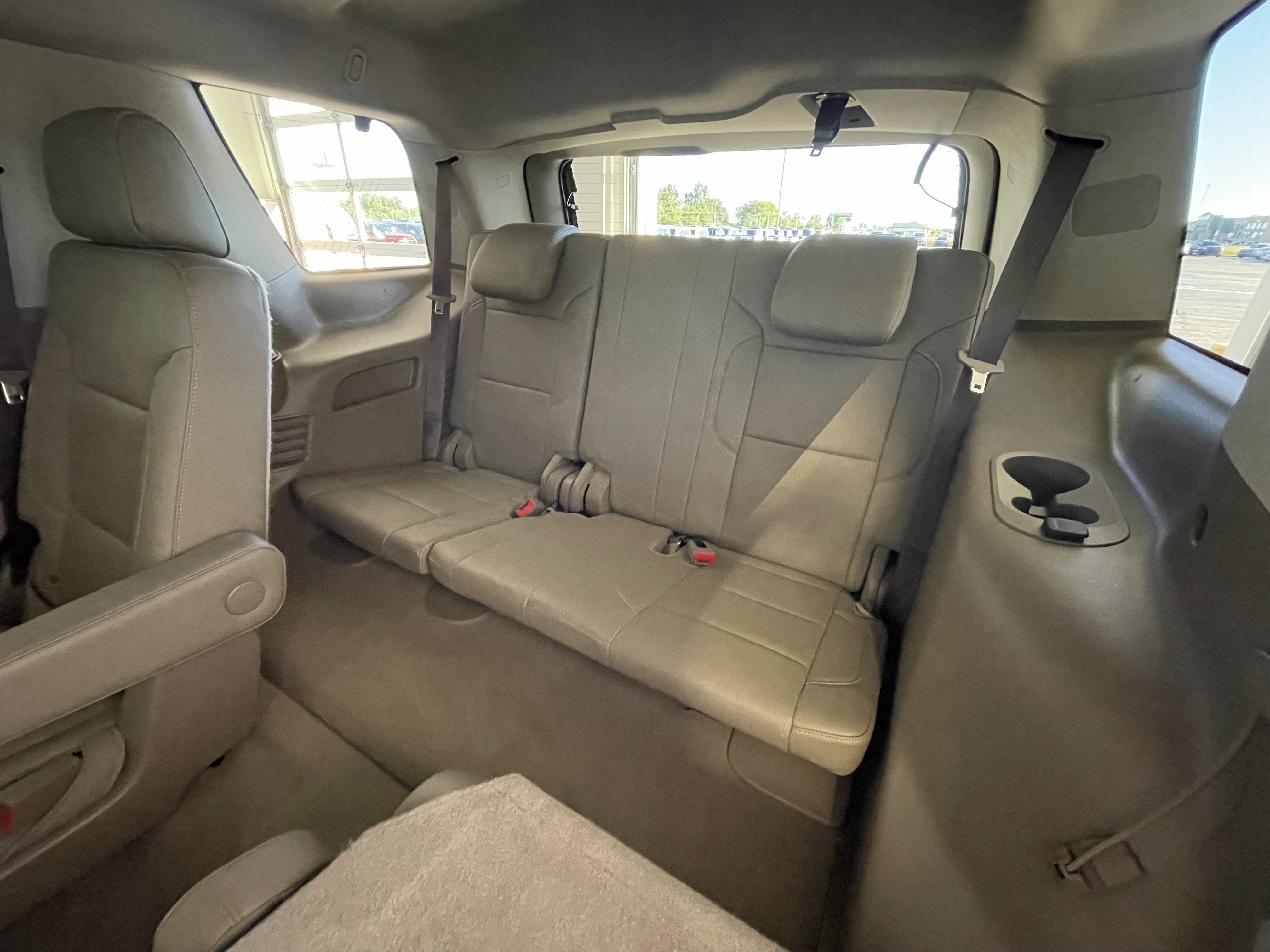 Certified 2019 GMC Yukon SLT w/ Premium Edition AWD/4WD image 17