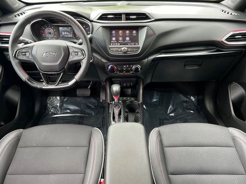 Used 2023 Chevrolet TrailBlazer RS FWD image 3