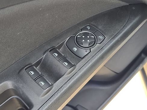 Certified 2018 Ford Fusion SE w/ Fusion SE Technology Package FWD image 9