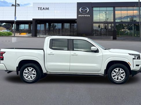 Used 2023 Nissan Frontier SV w/ Technology Package image 3