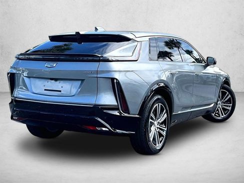 Used 2025 Cadillac Lyriq Luxury RWD image 2