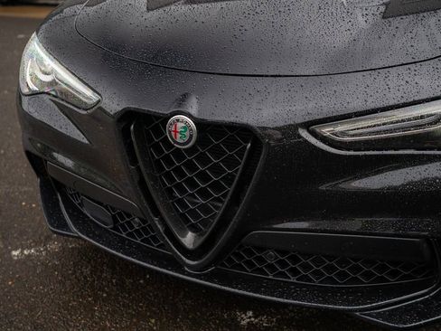 Used 2022 Alfa Romeo Stelvio Quadrifoglio w/ Active Assist Plus Package AWD/4WD image 20