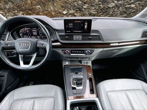 Used 2020 Audi Q5 e Premium Plus w/ Premium Plus Package image 14