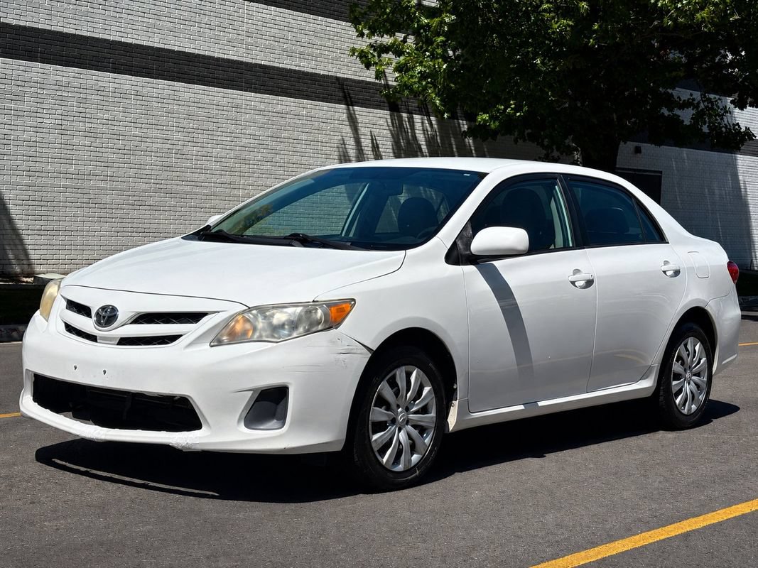 Used 2012 Toyota Corolla LE FWD image 1