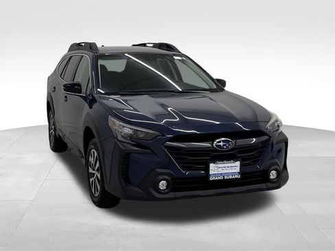 Used 2024 Subaru Outback Premium AWD/4WD image 8