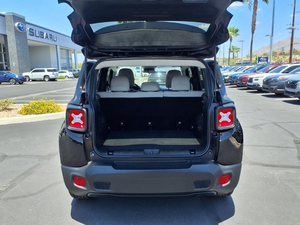 Used 2019 Jeep Renegade Latitude FWD image 15
