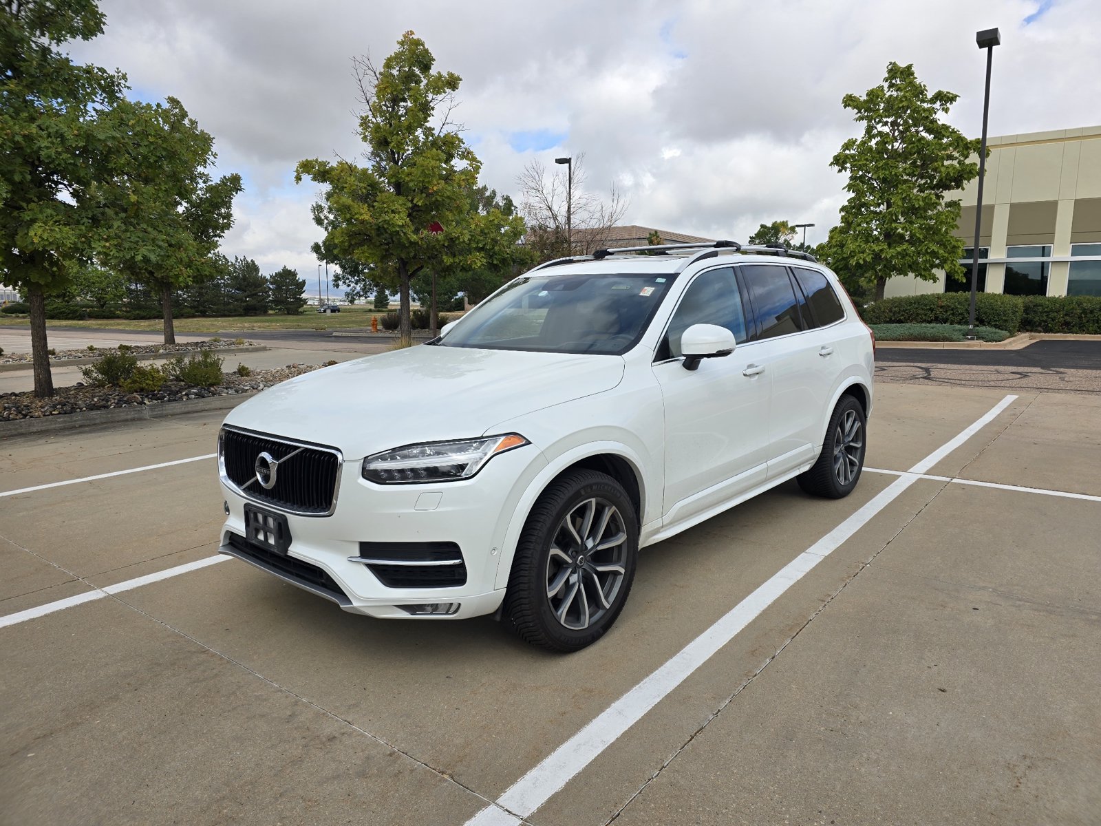 Used 2019 Volvo XC90 T6 Momentum w/ Advanced Package AWD/4WD image 13