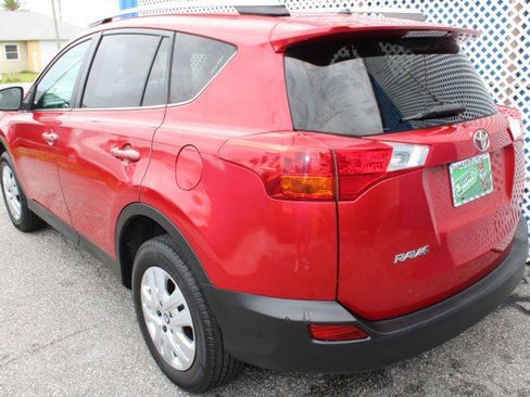 Used 2013 Toyota RAV4 LE FWD image 31