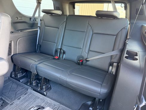 Used 2024 Chevrolet Suburban LT w/ LT Signature Package AWD/4WD image 10