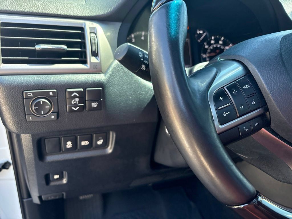Certified 2023 Lexus GX 460 Premium AWD/4WD image 13