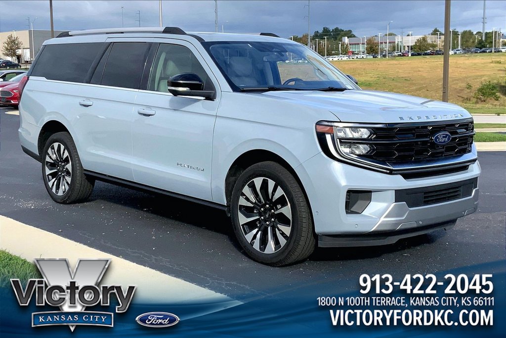 Used 2025 Ford Expedition Max Platinum w/ Driver's Package AWD/4WD image 1
