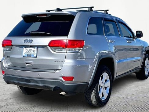 Used 2018 Jeep Grand Cherokee Laredo image 2