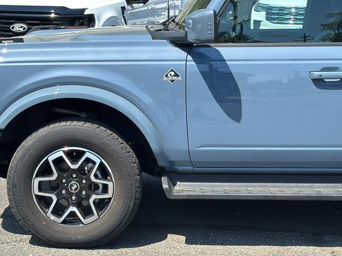 Certified 2025 Ford Bronco Outer Banks AWD/4WD image 3