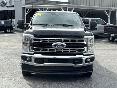 Used 2024 Ford F350 XLT image 3