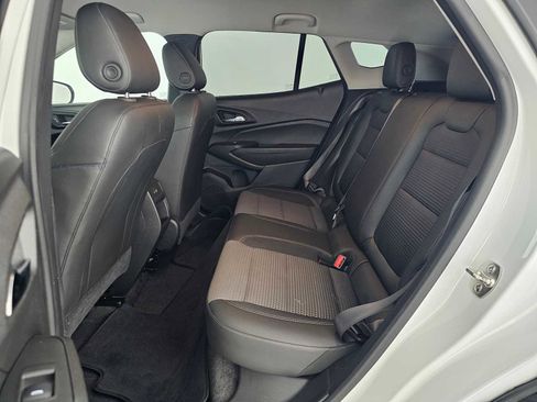 Used 2024 Chevrolet Trax LT w/ Driver Confidence Package FWD image 16