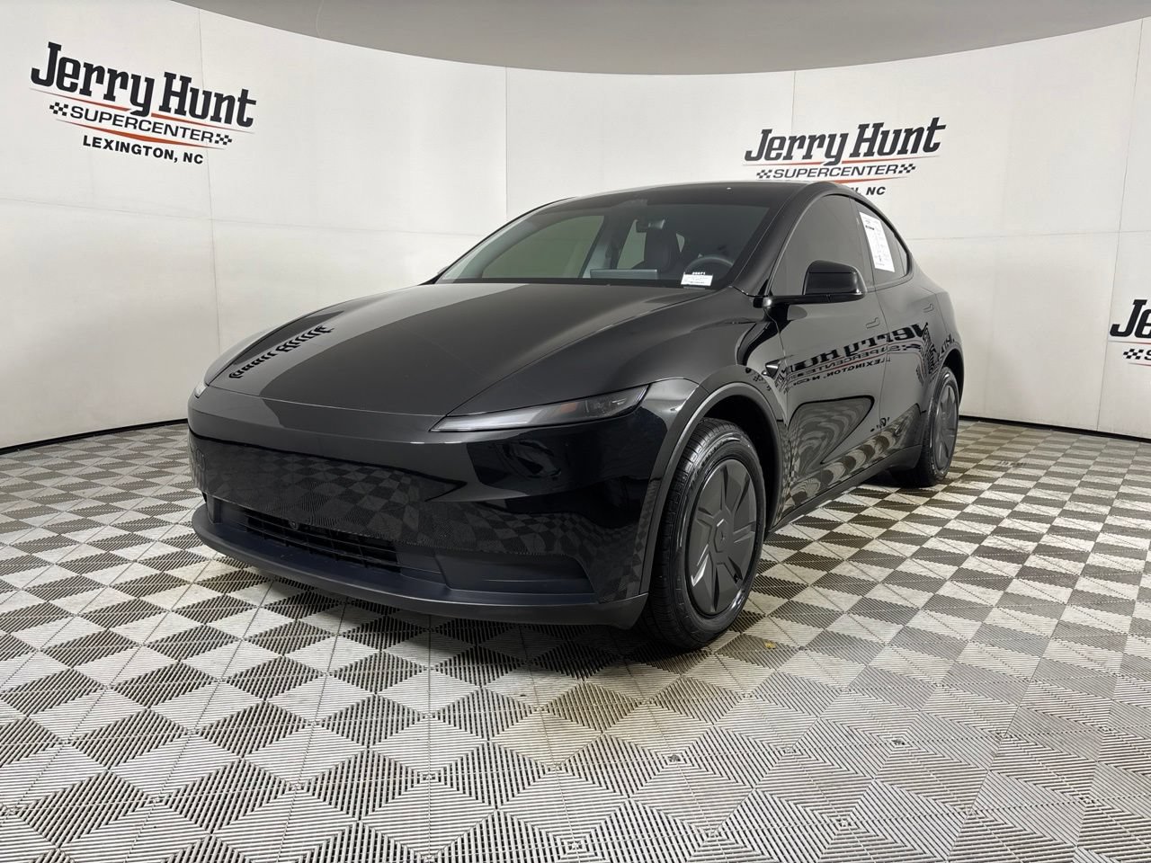 Used 2026 Tesla Model Y 2WD image 1