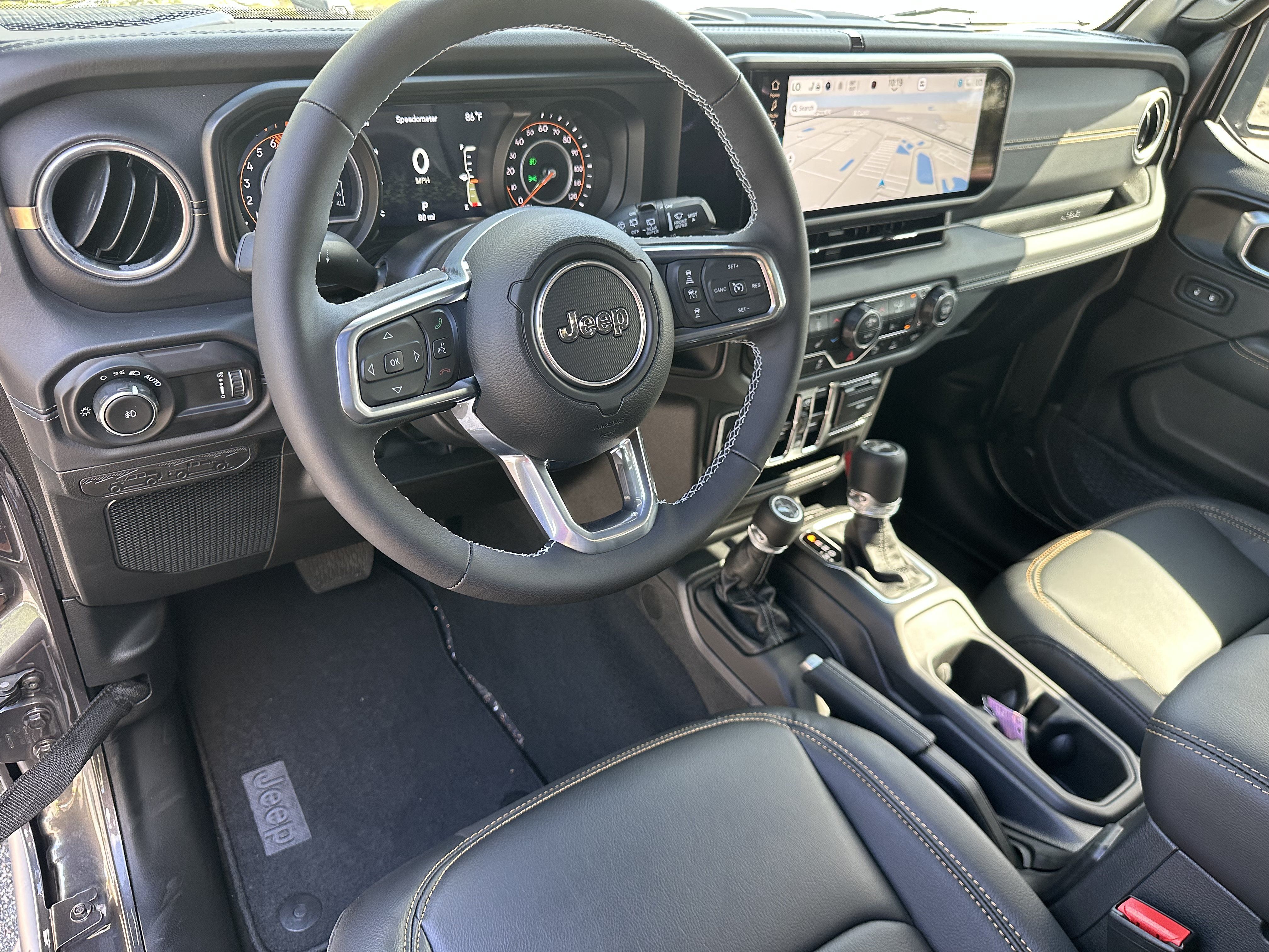 Used 2025 Jeep Wrangler Unlimited Sahara w/ Safety Group AWD/4WD image 17