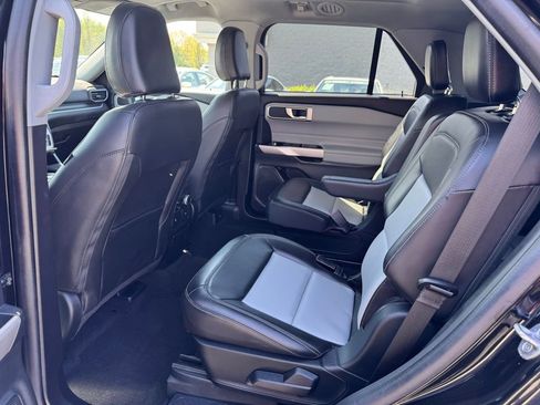 Used 2023 Ford Explorer XLT w/ Equipment Group 202A image 13
