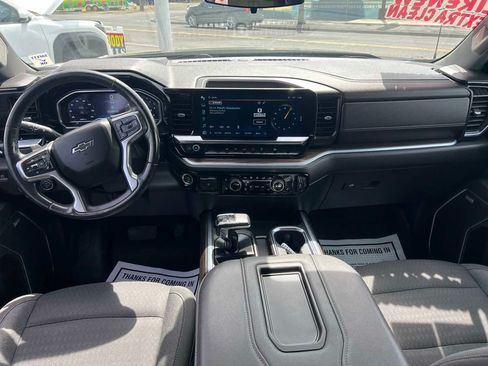 Used 2022 Chevrolet Silverado 1500 RST w/ Convenience Package II AWD/4WD image 10