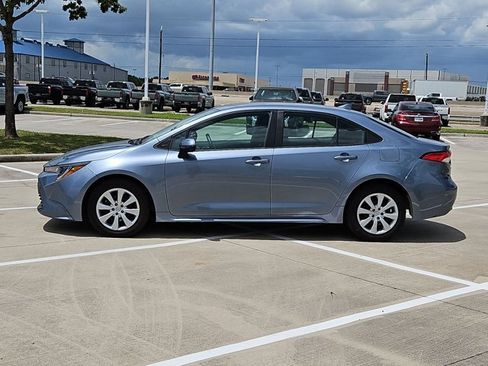 Used 2023 Toyota Corolla LE FWD image 8