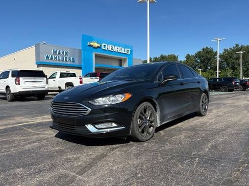 Used 2018 Ford Fusion SE w/ Equipment Group 201A FWD image 1