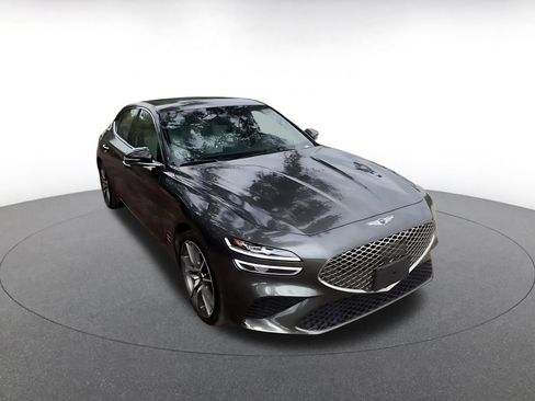 Used 2025 Genesis G70 2.5T image 3