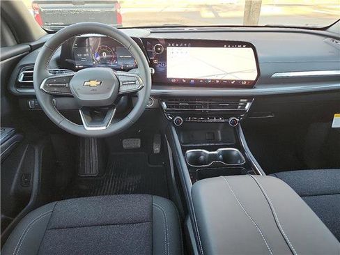 New 2026 Chevrolet Traverse LT image 10