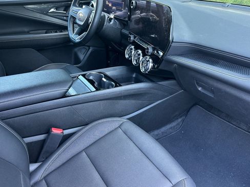 Used 2024 Chevrolet Blazer EV LT AWD/4WD image 19