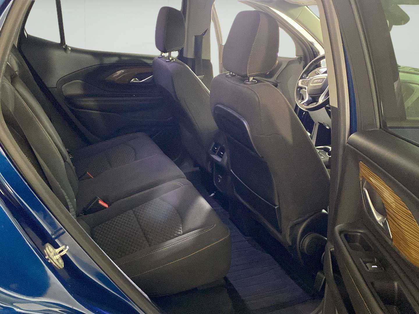 Used 2020 GMC Terrain SLE w/ Driver Convenience Package FWD image 12