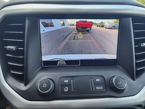 Used 2023 GMC Acadia SLE image 34